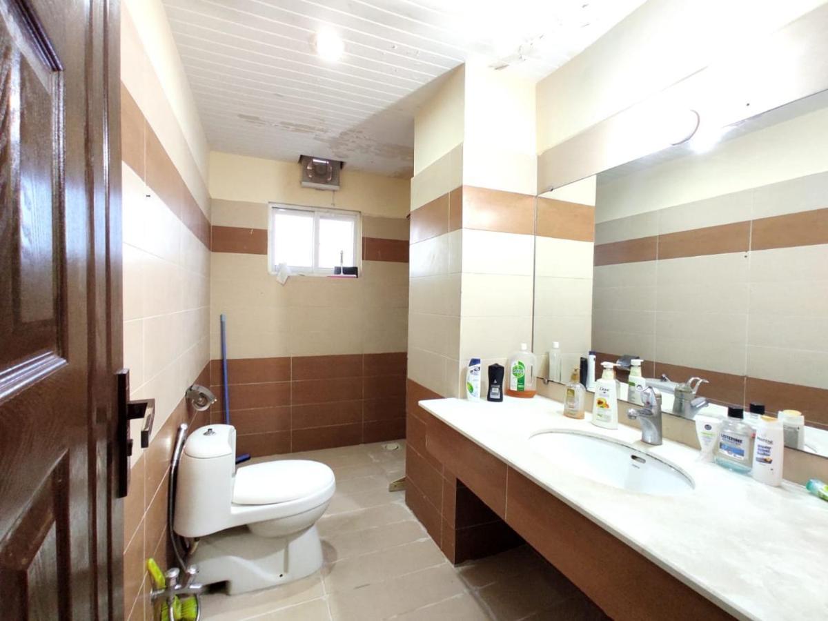 Luxury 3 Bedrooms Apartment Lounge+Kitchen Air-Conditioning And Wifi E11 Islamabad Exterior foto