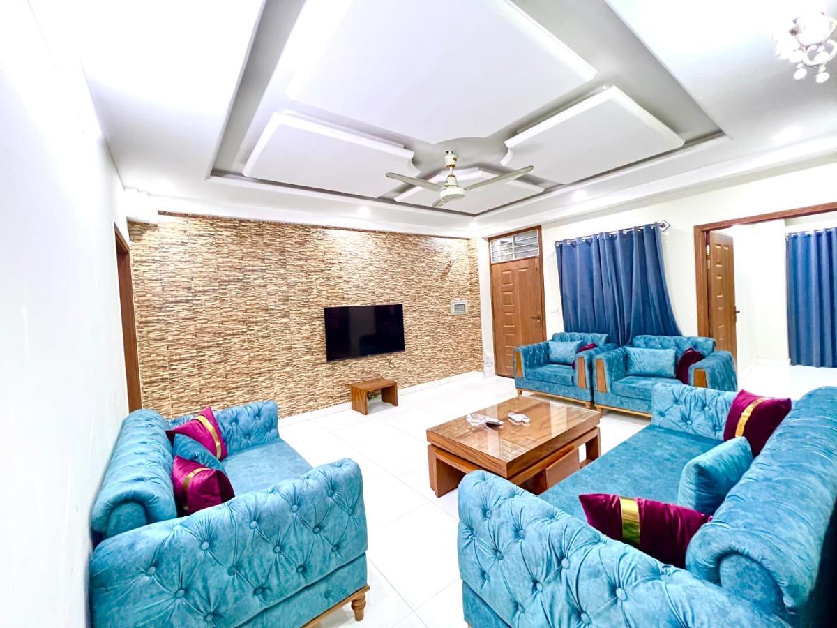 Luxury 3 Bedrooms Apartment Lounge+Kitchen Air-Conditioning And Wifi E11 Islamabad Exterior foto