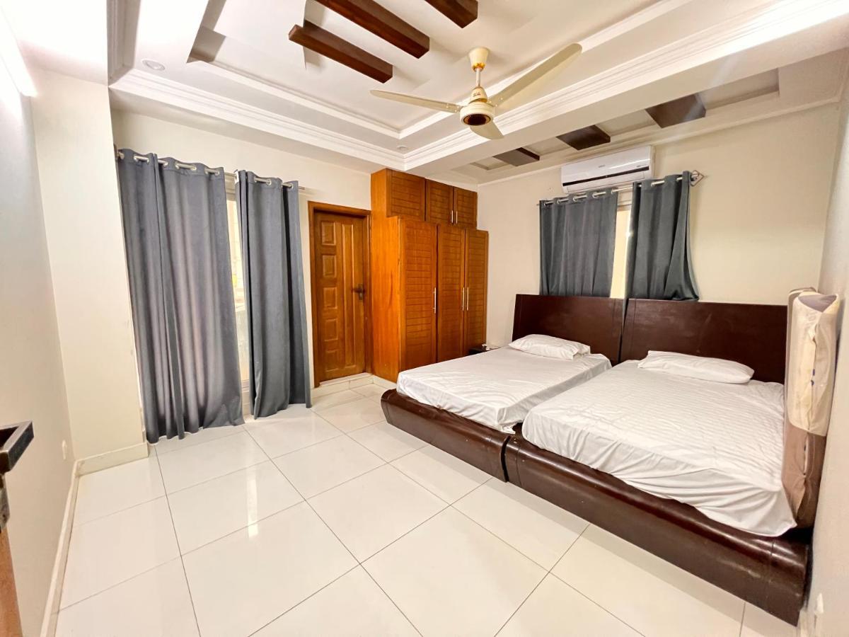Luxury 3 Bedrooms Apartment Lounge+Kitchen Air-Conditioning And Wifi E11 Islamabad Exterior foto