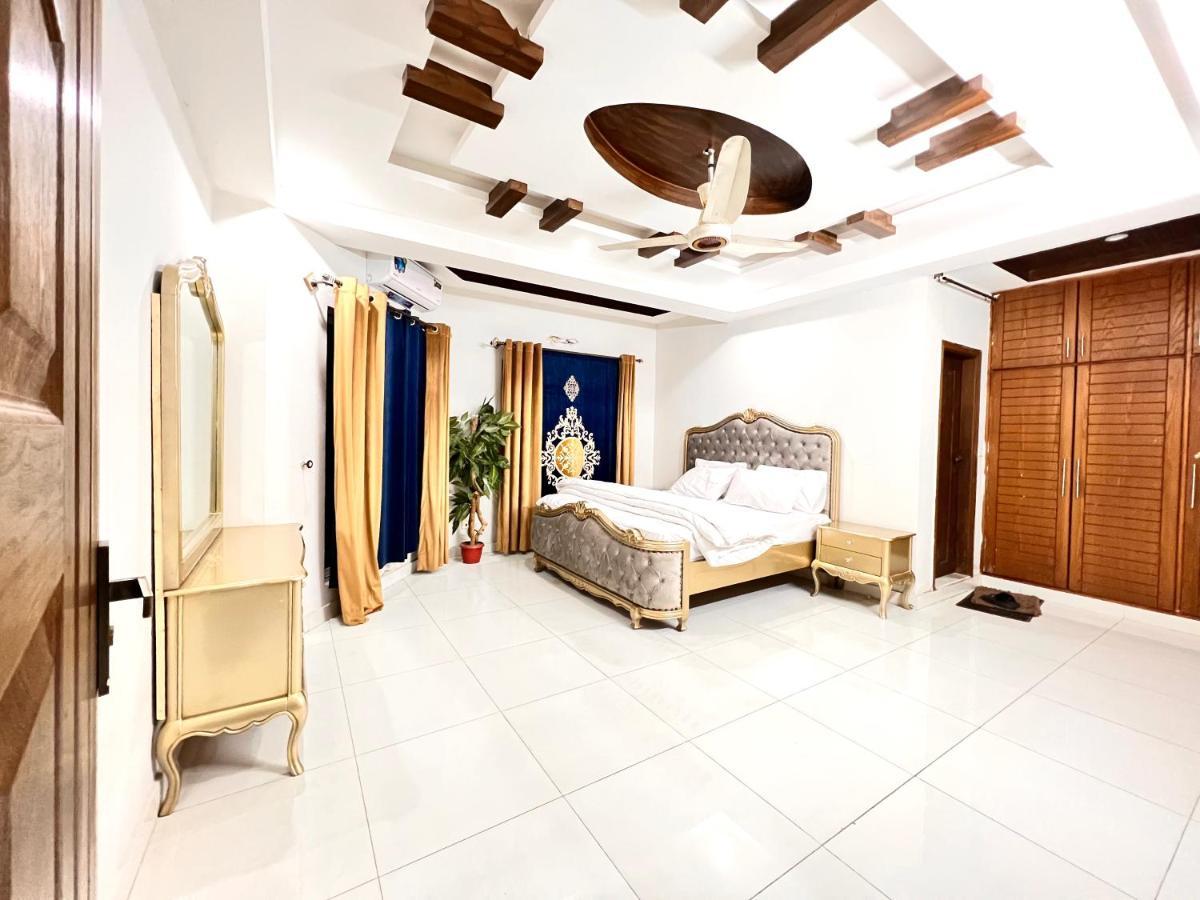 Luxury 3 Bedrooms Apartment Lounge+Kitchen Air-Conditioning And Wifi E11 Islamabad Exterior foto