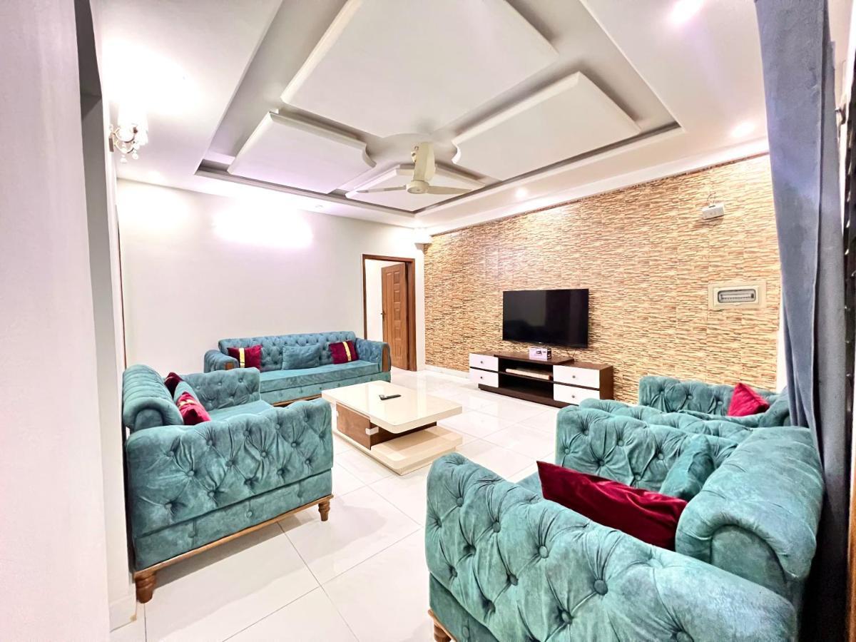 Luxury 3 Bedrooms Apartment Lounge+Kitchen Air-Conditioning And Wifi E11 Islamabad Exterior foto